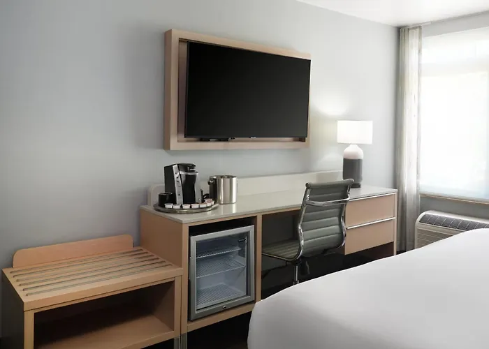 Hotel Indigo Long Island - East End By Ihg
