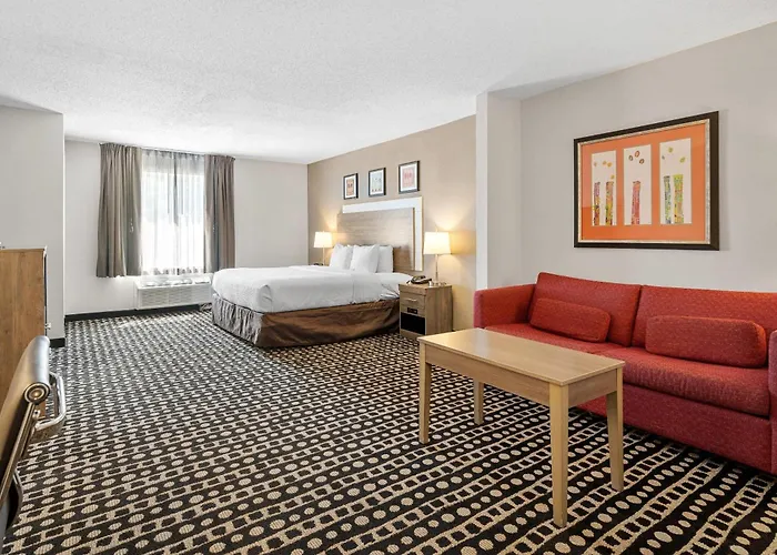 Quality Suites Stratford